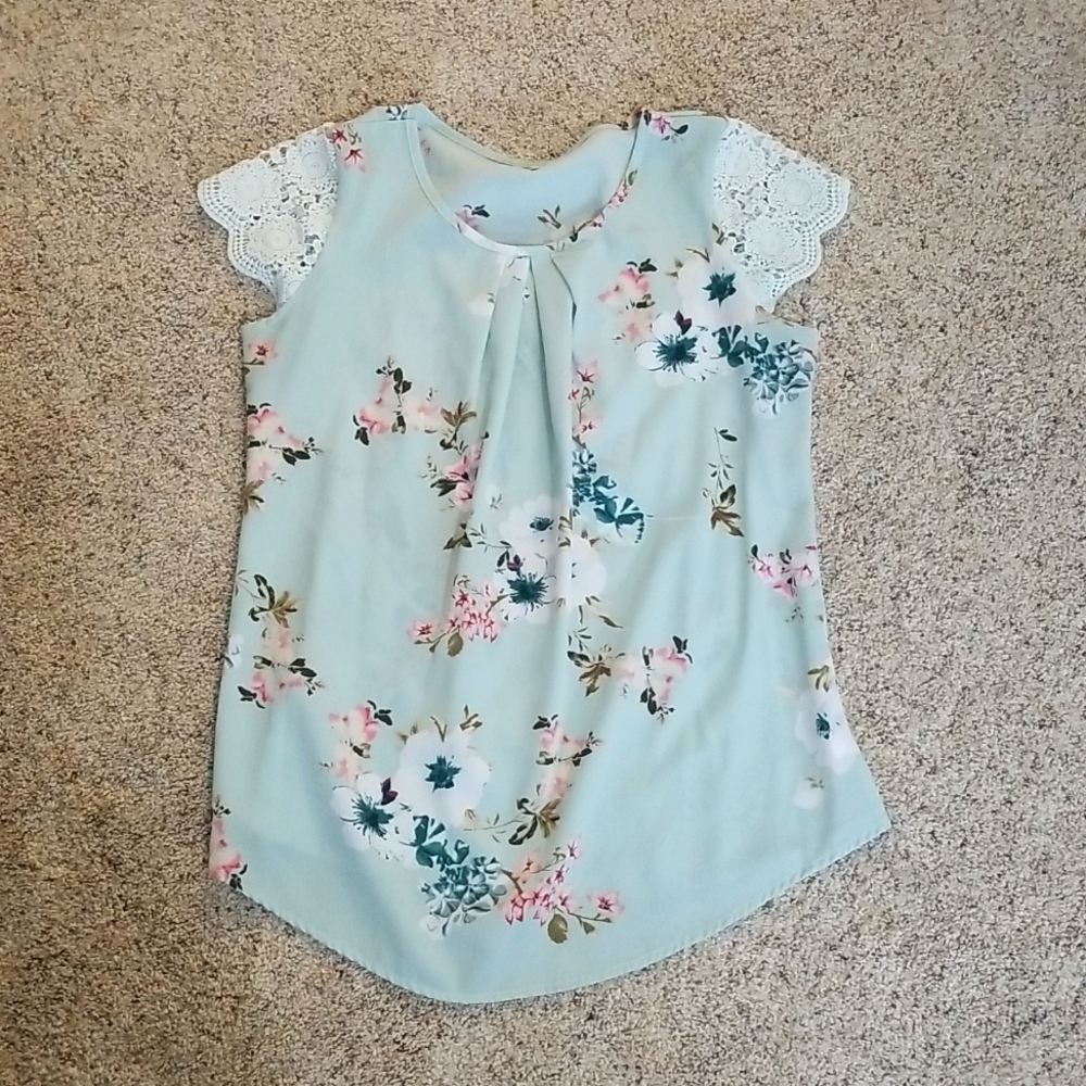Woman's medium floral blouse